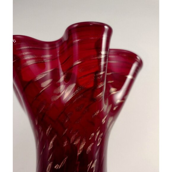 Glass Eye Studio GES Ruby Red Ruffled Art Glass Vase w/ Copper Flecks - Picture 3 of 10